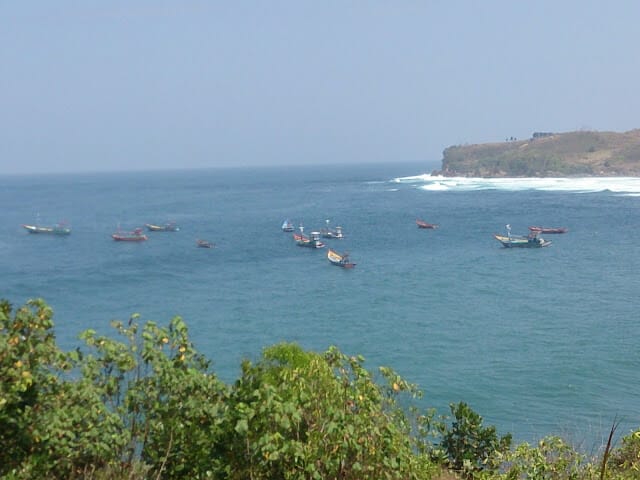 Perahu Nelayan Pantai Tambakrejo Blitar